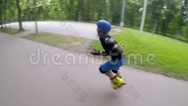 儿童趣味有氧训练在线滑冰男孩速度